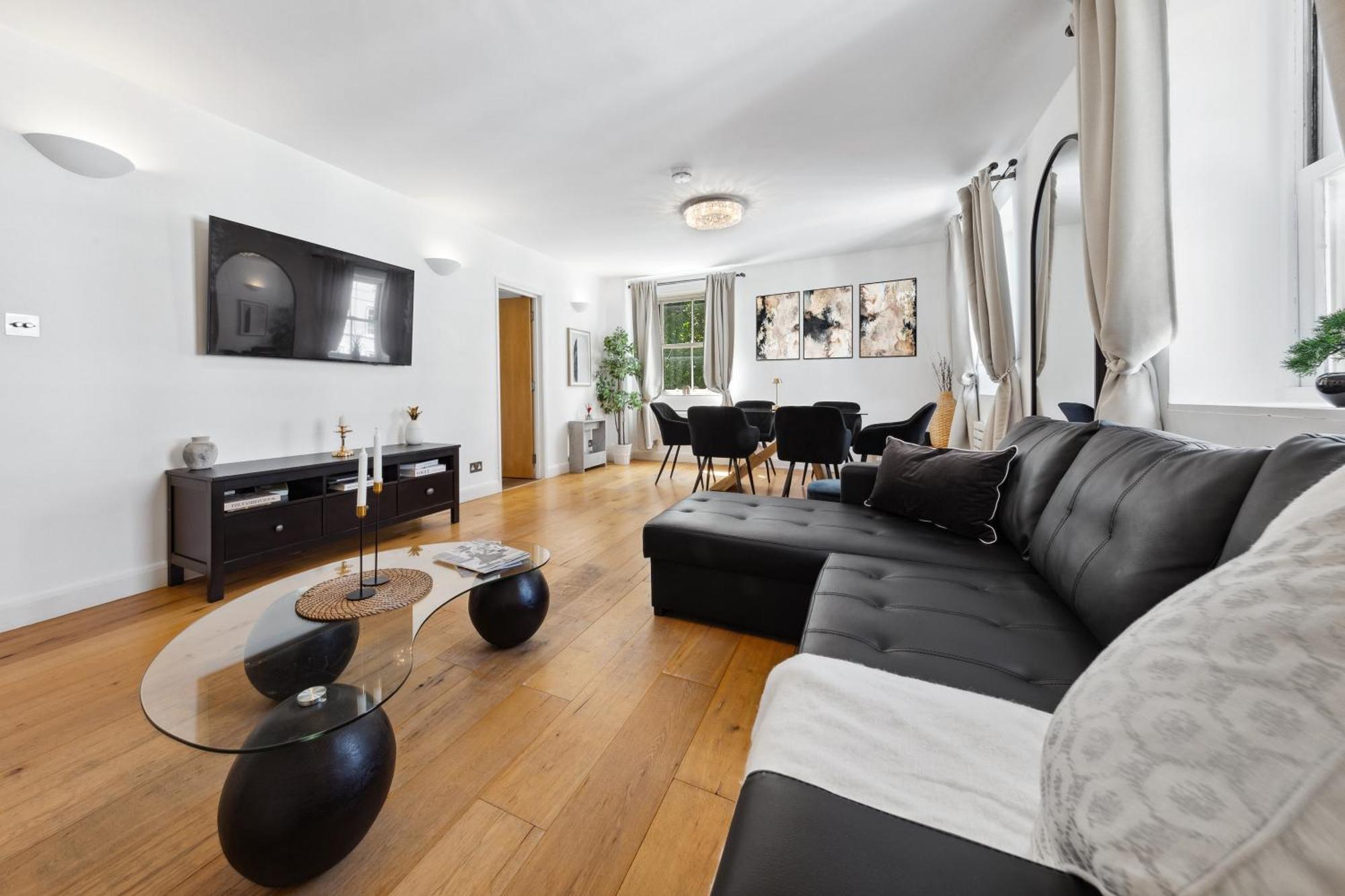 Charming By Hyde Park Apartment London