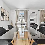 Charming Apartment By Hyde Park